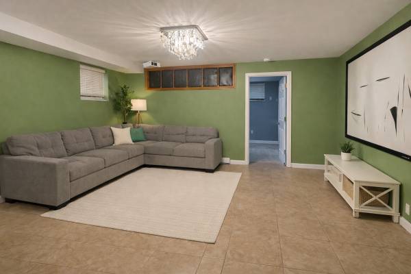 Listing photo 1 of 5