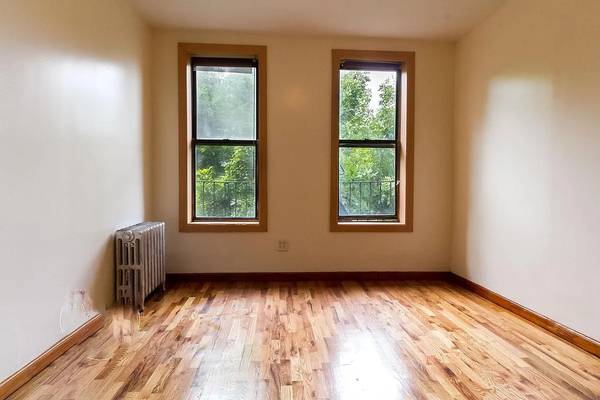 Listing photo 1 of 5