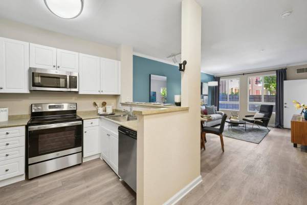 Listing photo 1 of 5