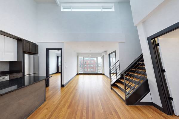 Listing photo 1 of 5