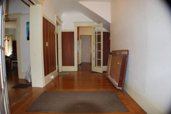 Listing photo 1 of 5
