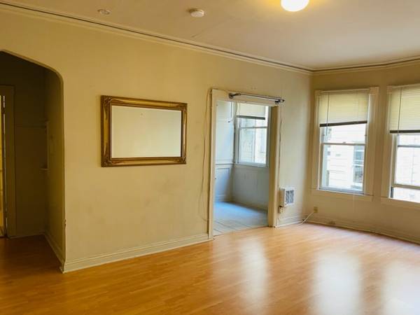 Listing photo 1 of 5