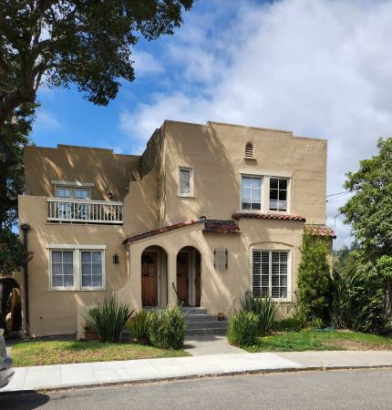 Listing photo 1 of 5