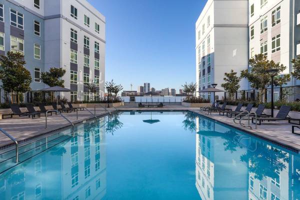 Listing photo 1 of 5