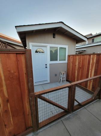 Listing photo 1 of 5