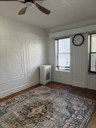 Listing photo 1 of 5