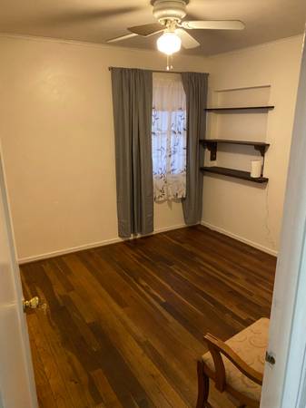 Listing photo 1 of 2