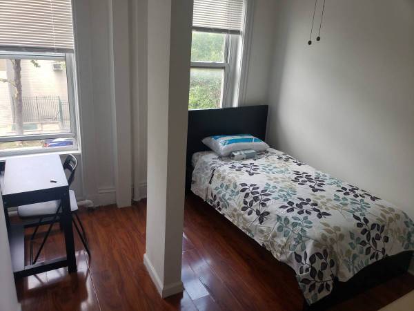 Listing photo 1 of 3