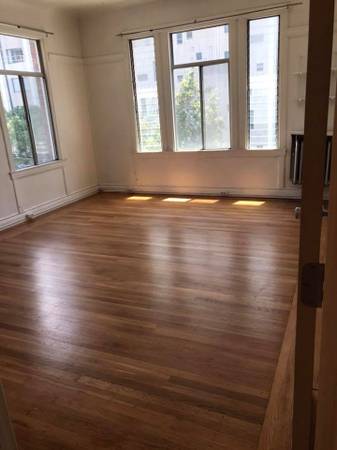 Listing photo 1 of 4