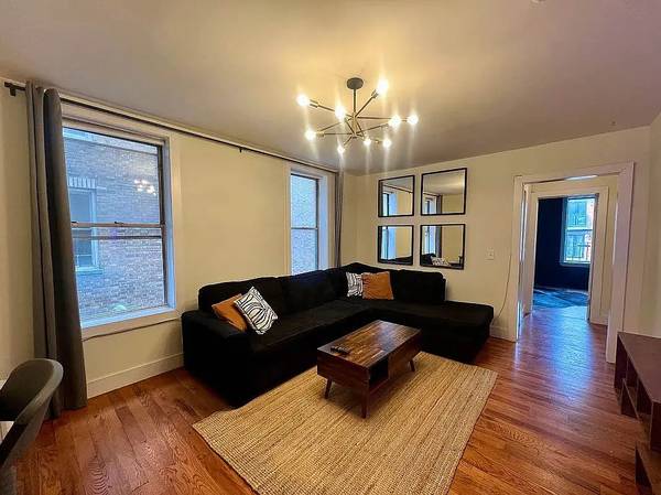 Listing photo 1 of 5