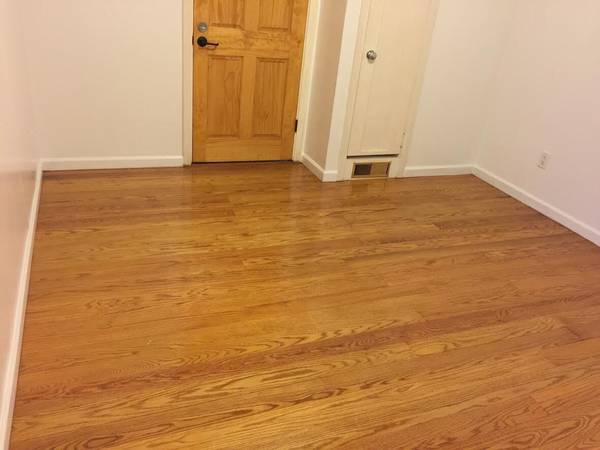 Listing photo 1 of 4