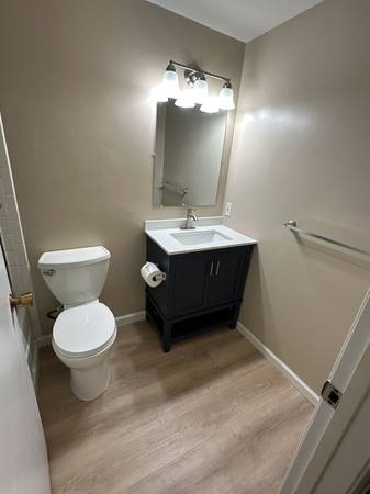 Listing photo 1 of 4