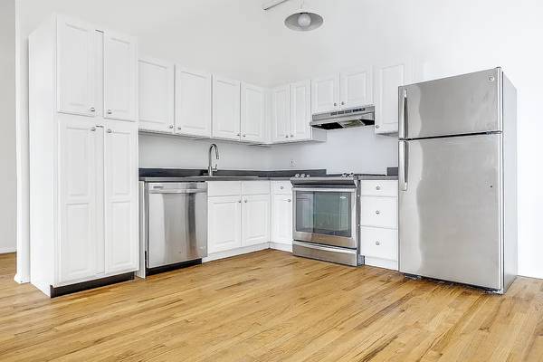 Listing photo 1 of 3