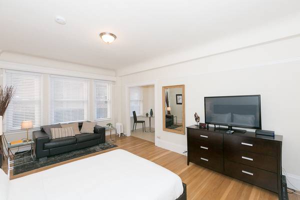 Listing photo 1 of 5