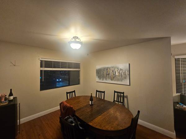 Listing photo 1 of 5
