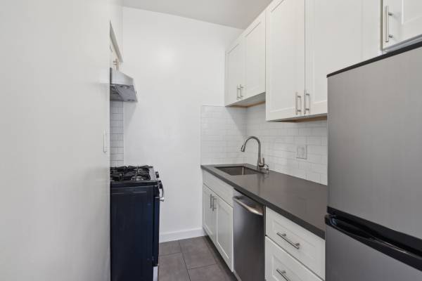 Listing photo 1 of 5