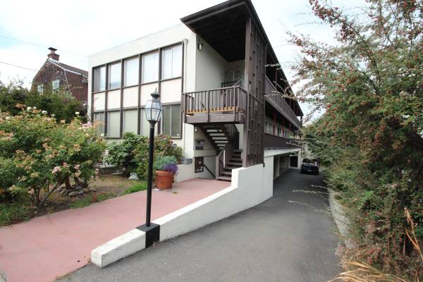 Listing photo 1 of 5