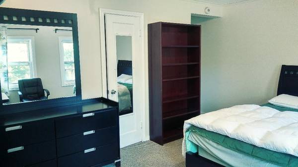 Listing photo 1 of 5