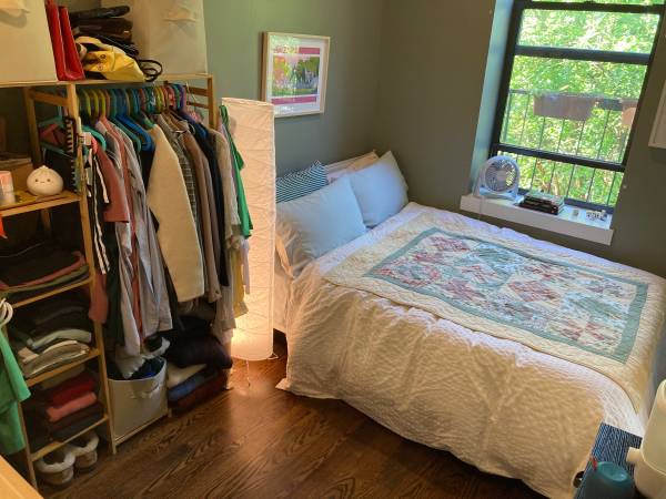 Listing photo 1 of 4