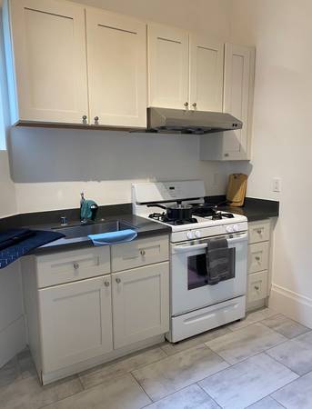 Listing photo 1 of 4
