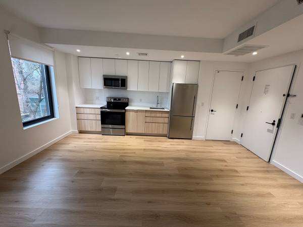 Listing photo 1 of 5