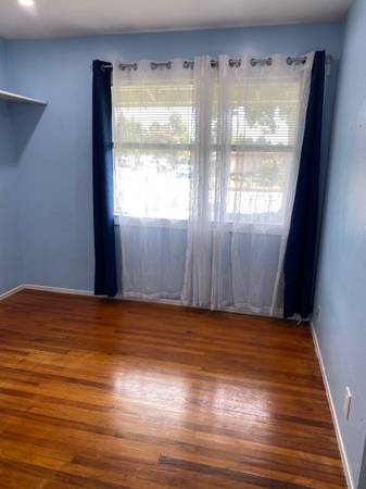 Listing photo 1 of 5