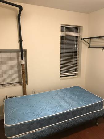 Listing photo 1 of 4