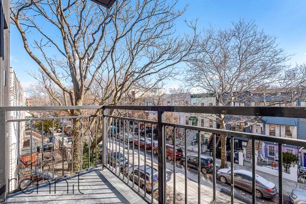 Listing photo 1 of 19