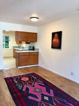 Listing photo 1 of 5