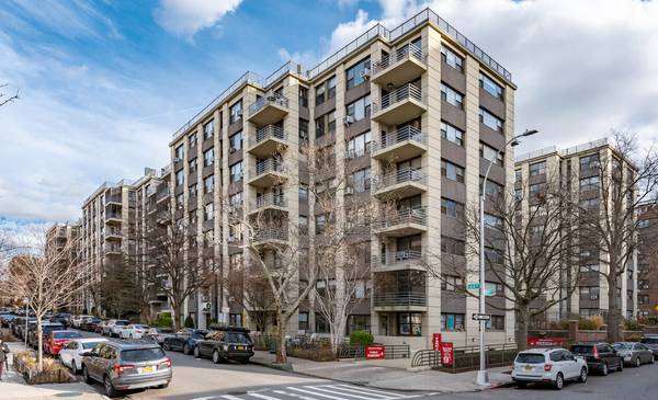 Listing photo 1 of 3