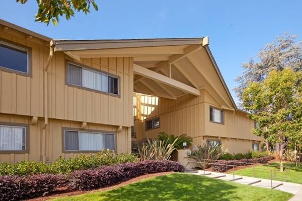 Listing photo 1 of 5