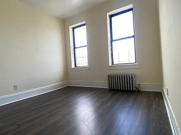Listing photo 1 of 5