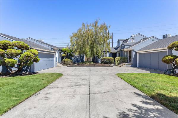 Listing photo 1 of 5