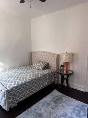 Listing photo 1 of 5