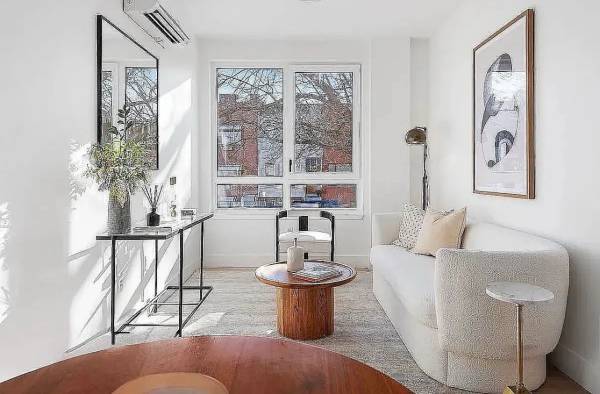 Listing photo 1 of 5