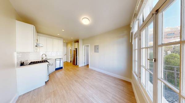 Listing photo 1 of 5