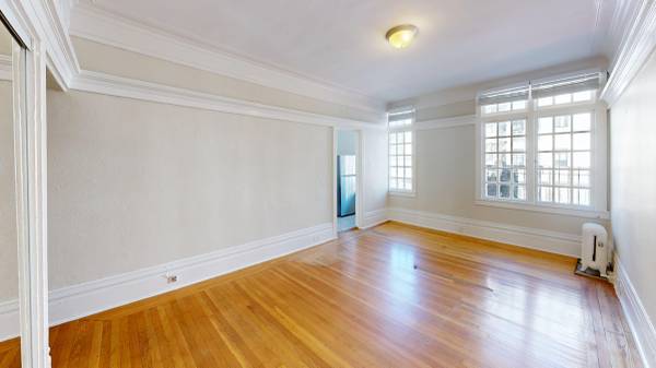 Listing photo 1 of 5