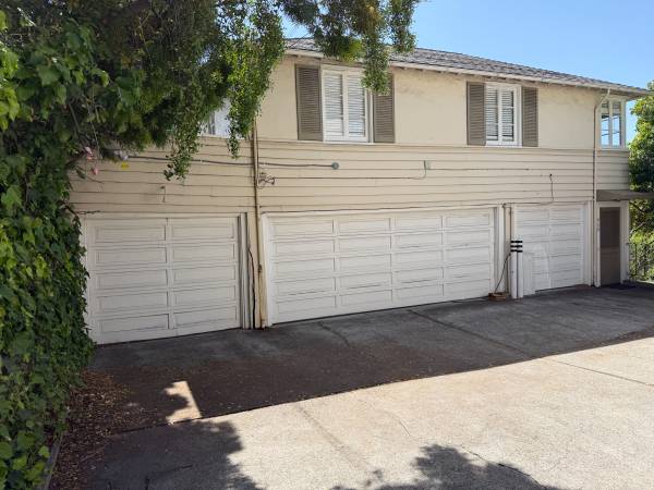 Listing photo 1 of 5