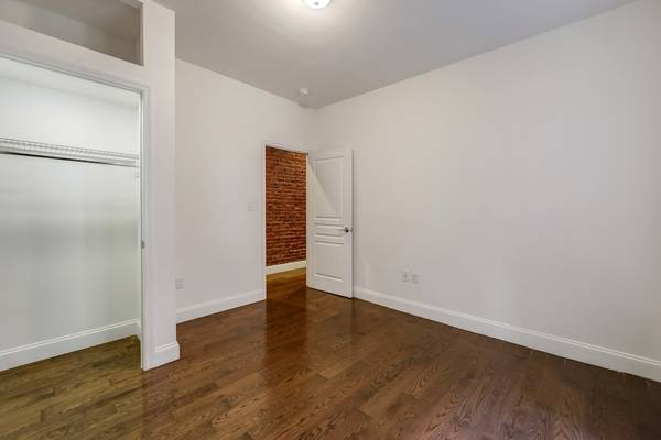 Listing photo 1 of 2