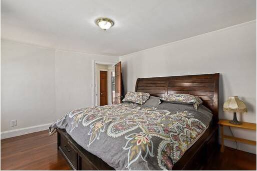 Listing photo 1 of 4