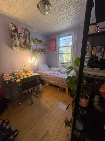 Listing photo 1 of 4