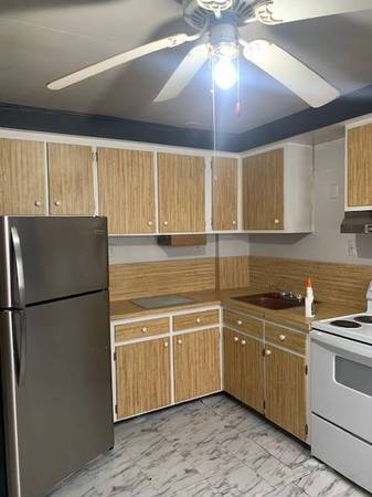 Listing photo 1 of 5