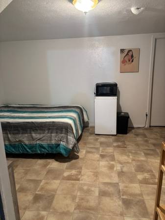 Listing photo 1 of 5