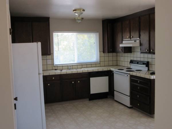 Listing photo 1 of 4