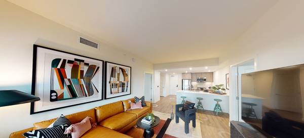 Listing photo 1 of 5