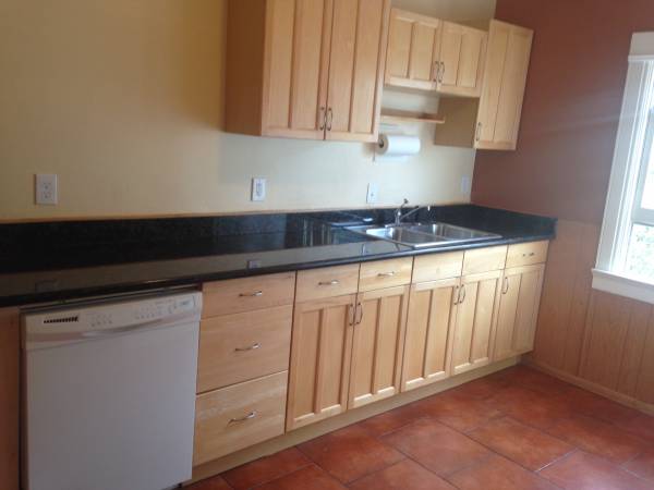 Listing photo 1 of 5