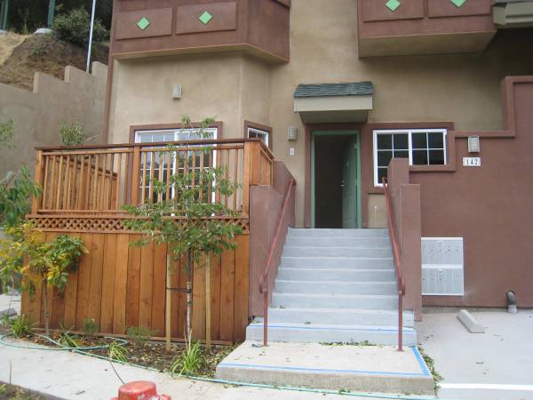 Listing photo 1 of 5