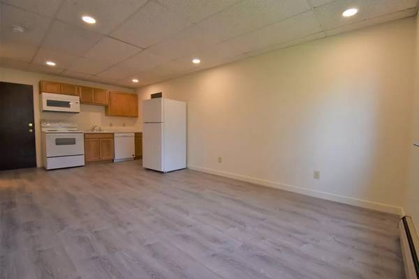 Listing photo 1 of 3