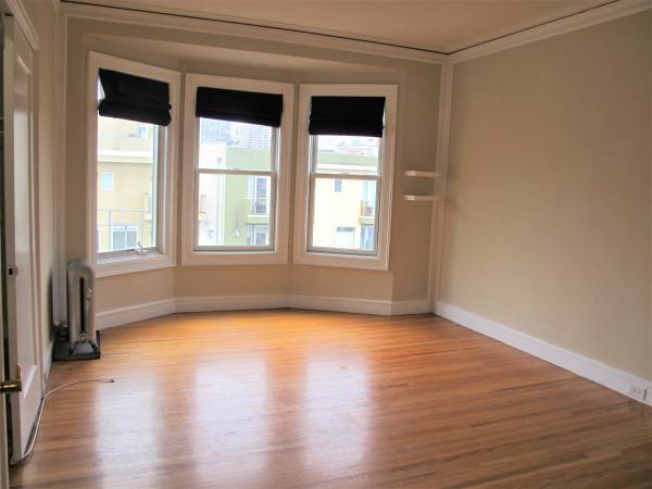 Listing photo 1 of 5