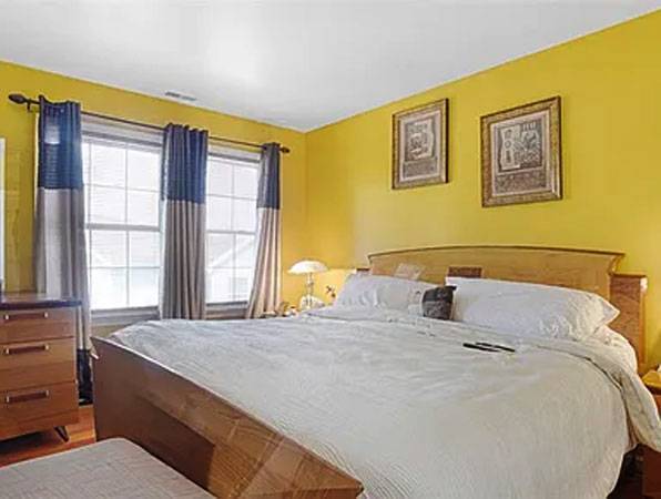 Listing photo 1 of 3